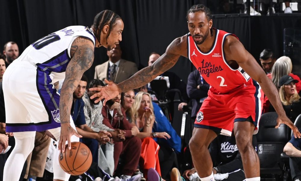 Kawhi limps off with sprained ankle in Clips' loss