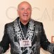 Businessman Kevin O'Leary wears card featuring Jordan, Kobe, LeBron at Oscar's